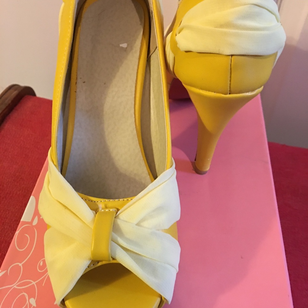Yellow peep toes and platform